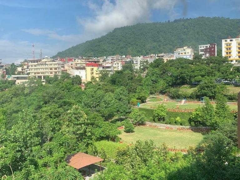 Aloha Serenity Apartments Рішикеш Екстер'єр фото